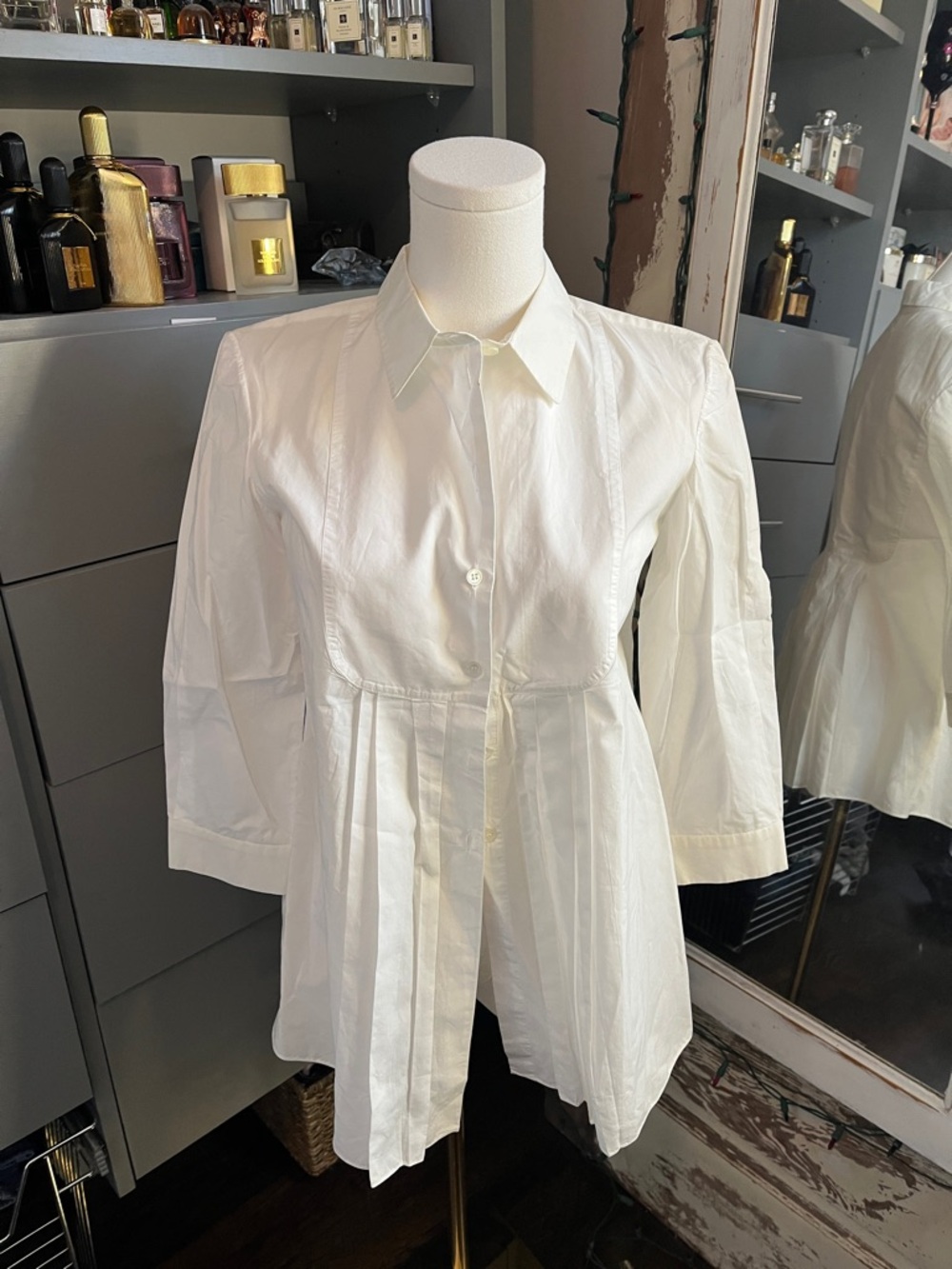 White Women's Button-Front Pleated Tunic Shirt - Brand Unspecified